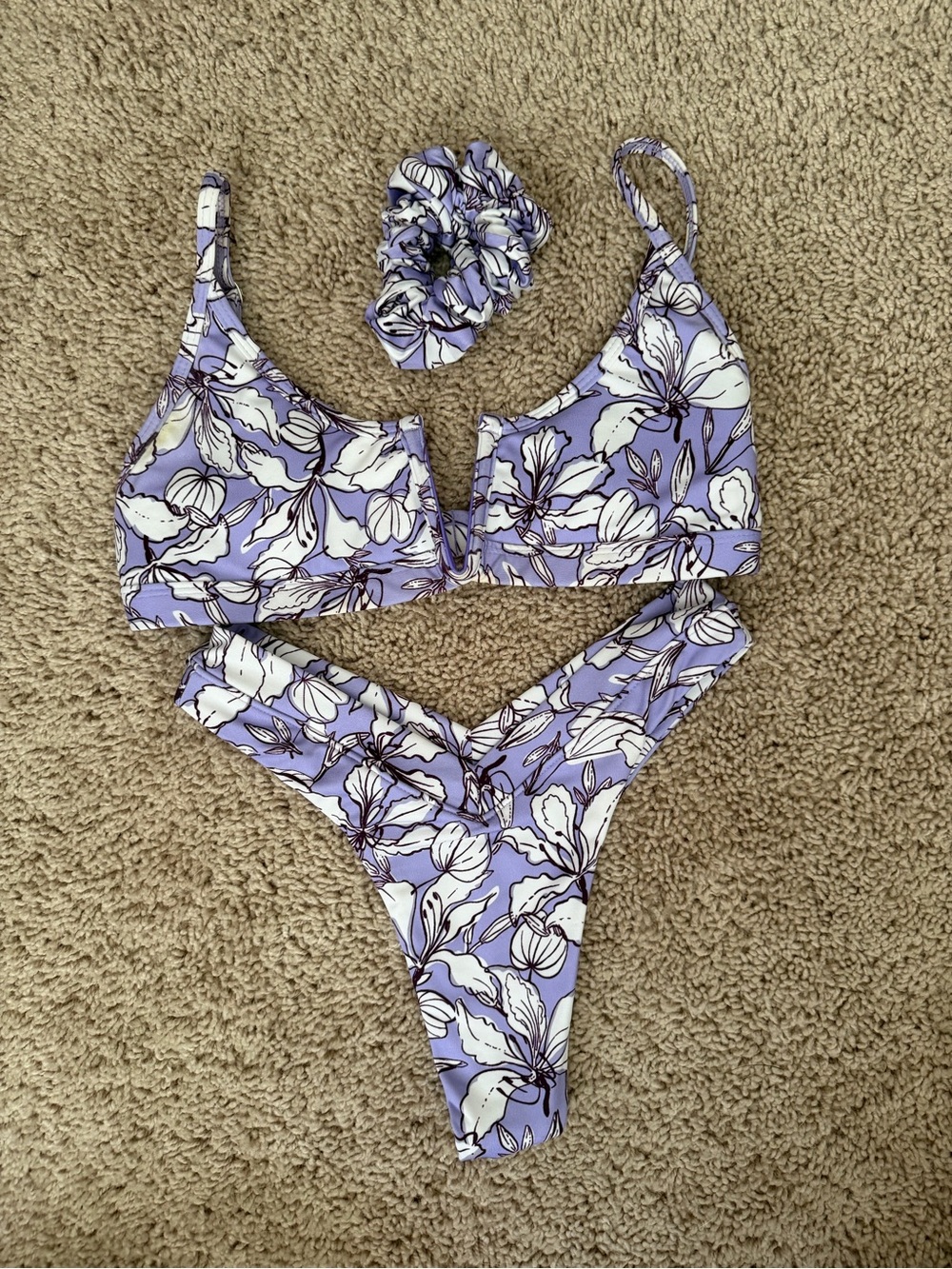 One One Lavender Floral V-Front Bikini Set with Scrunchie. Bottoms (S) Top (M)